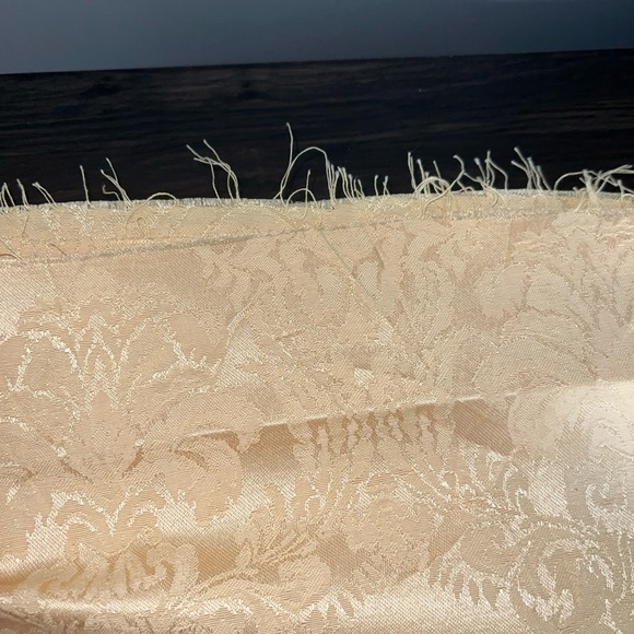 2 1/4 Yards Of Beautiful Golden Fabric Home Interior Projects Crafts - Picture 6 of 9